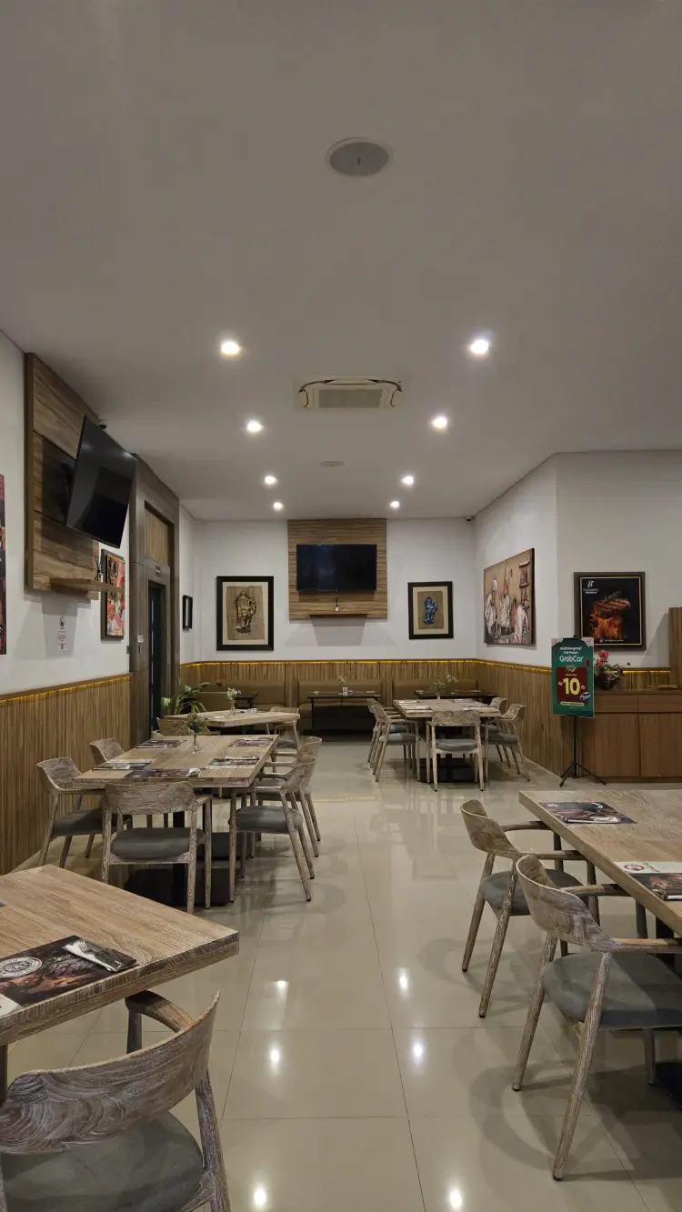 R&B Grill Makassar 10