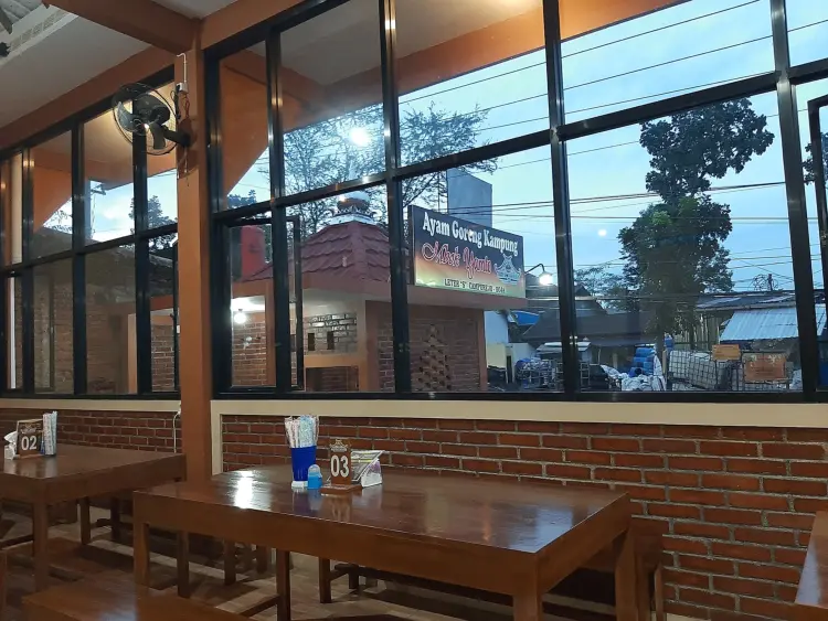 Ayam Goreng Kampung Mbok Yamto 1