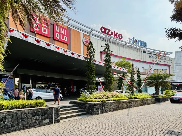 Solo Paragon Lifestyle Mall 1