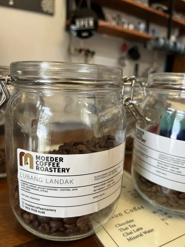 Moeder Coffee Roastery 7