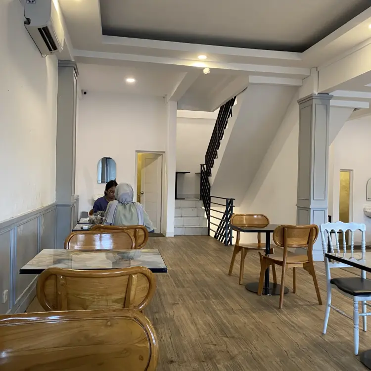 PHiL & CO - Coffee Shop - Stasiun Depok Lama - Working Space 6