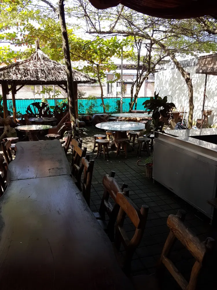 梭罗这家爪哇早餐，主食便宜到笑，配菜差点把我刺死