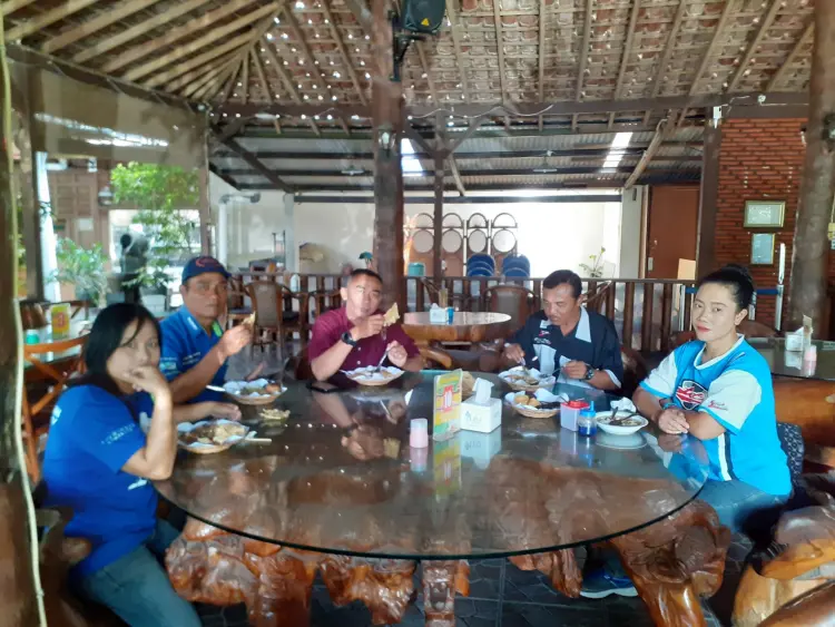 PECEL MADIUN LARIS MANIS SIWALAN 9