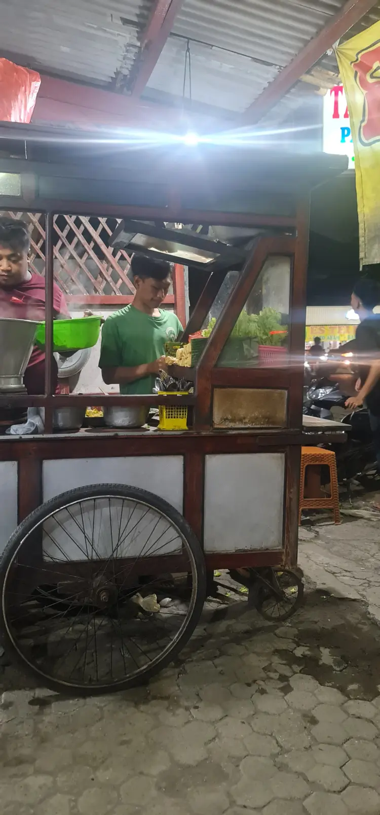 Tahu Campur Pak Mat Andri 9