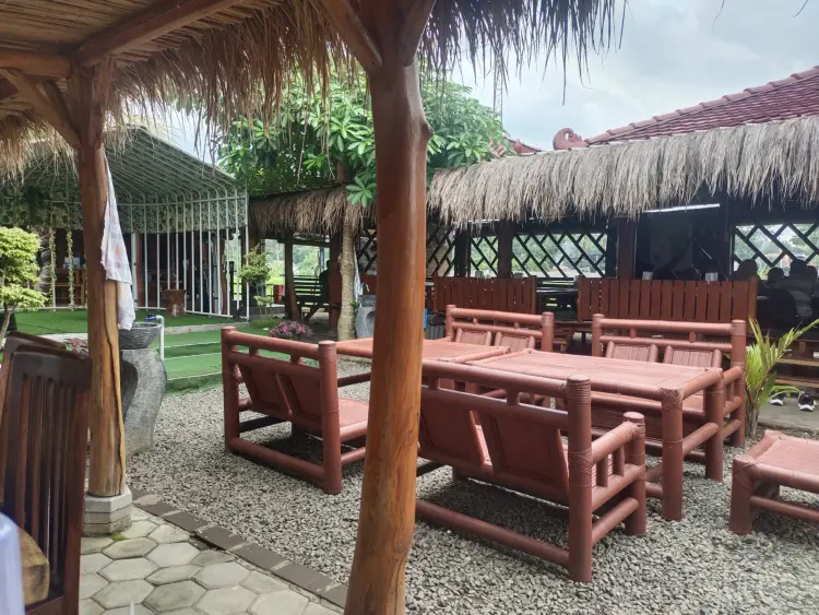 Warung Lesehan "Mbak Tin" 7