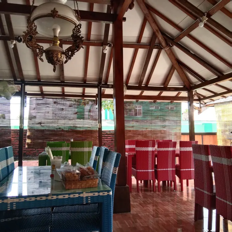 Warung Lesehan "Mbak Tin" 2