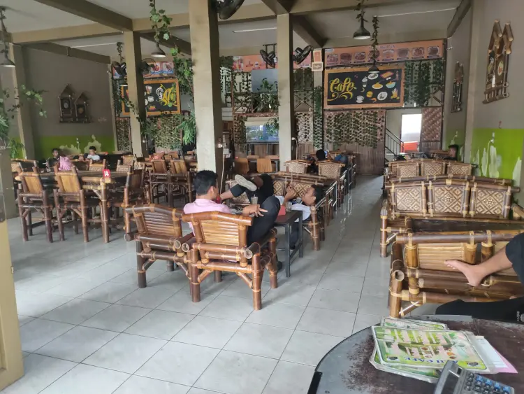 Alii Cafe 1