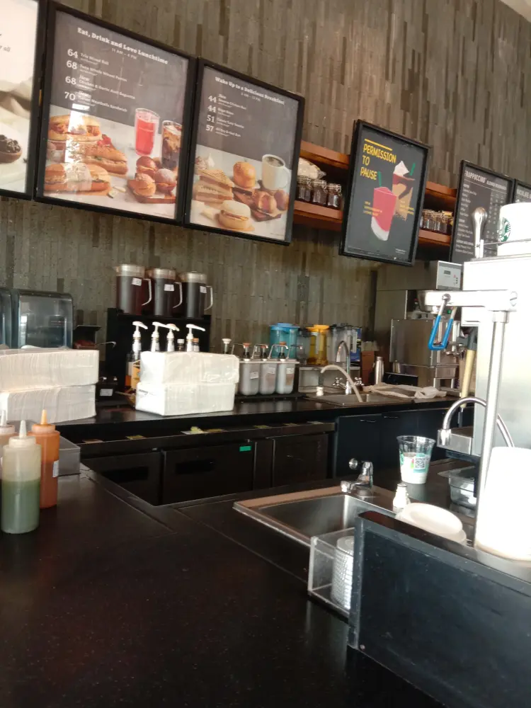 Starbucks Green Pramuka 3