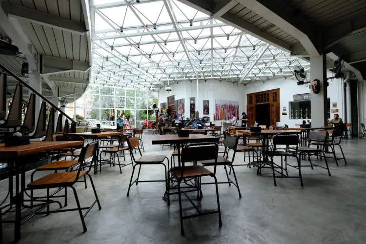Silol Kopi & Eatery 1
