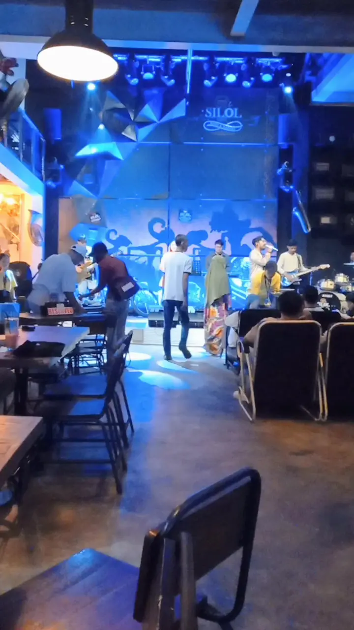 Silol Kopi & Eatery 4