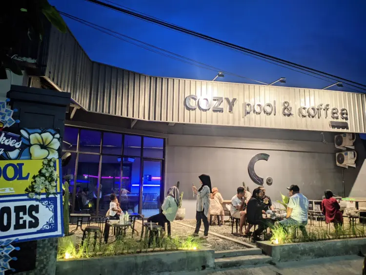 Cozy pool coffee experience 1