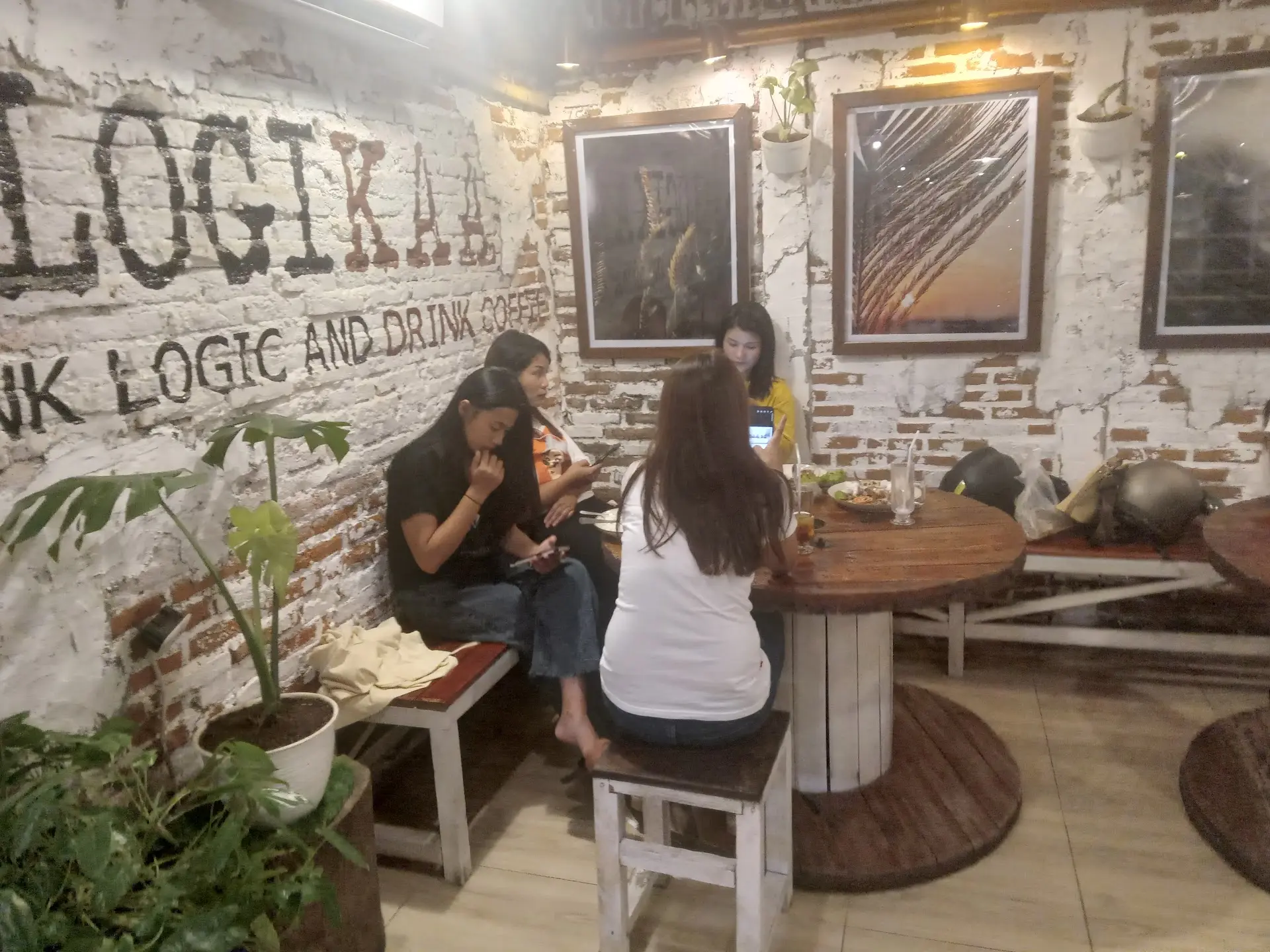 Who says Toraja only has traditional villages? This viral cafe made me never want to leave 3
