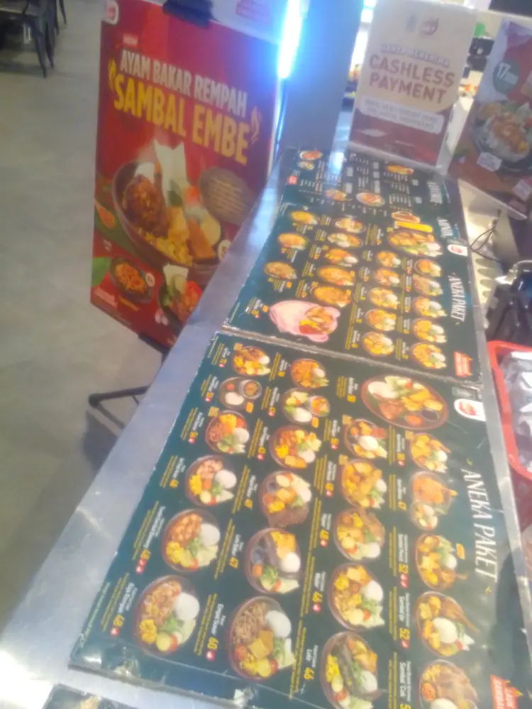 Penyetan Cok Living World Grand Wisata 5