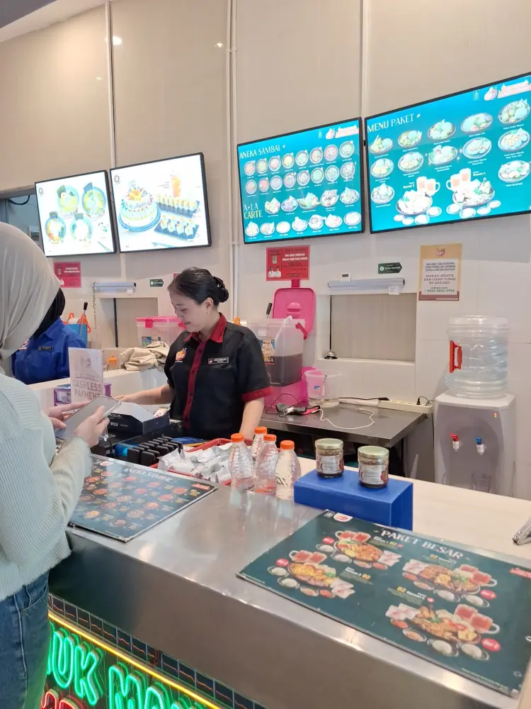 Penyetan Cok Living World Grand Wisata 3