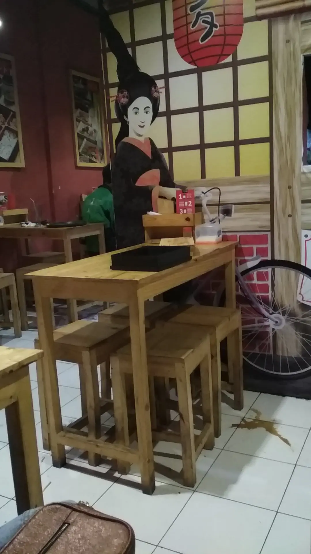 6 pieces of sushi for only 12k? This Japanese spot in Semarang must be the students' canteen 5