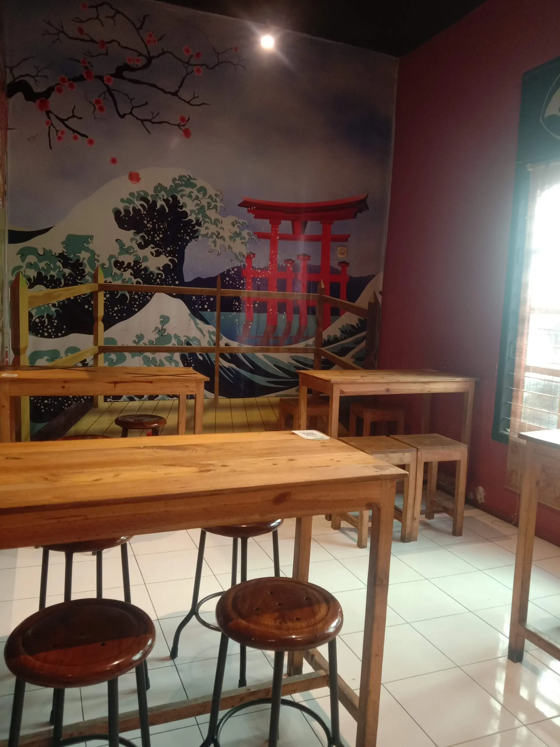 6 pieces of sushi for only 12k? This Japanese spot in Semarang must be the students' canteen 7