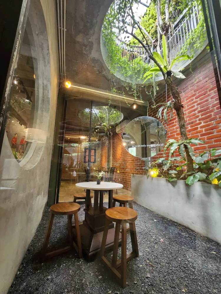 Strangers' Reunion Coffee Bintaro 7