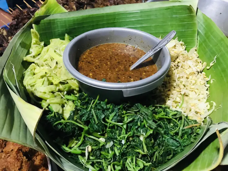 Warung Makan Mbak Giyem Solo Baru 1