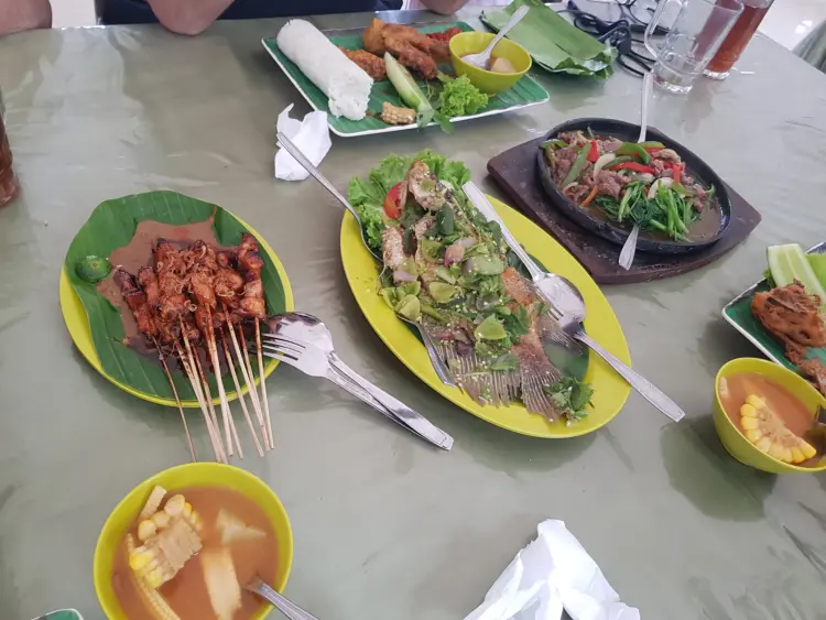 Warung Makan Mbak Giyem Solo Baru 4
