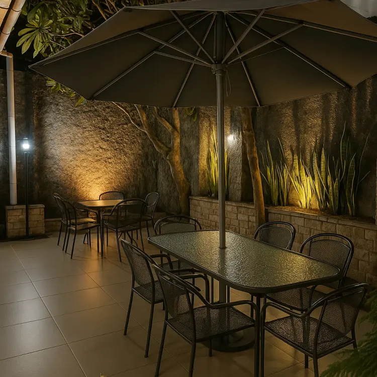 Le Gran Cafe at Hotel Gran Mahakam 5