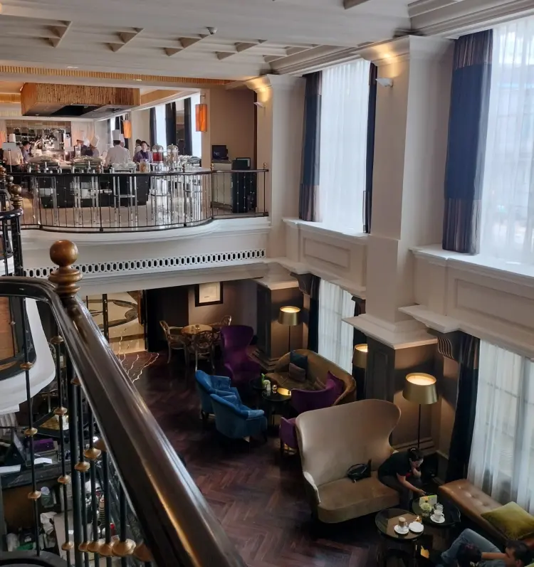 Le Gran Cafe at Hotel Gran Mahakam 4