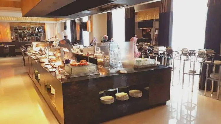 Le Gran Cafe at Hotel Gran Mahakam 3