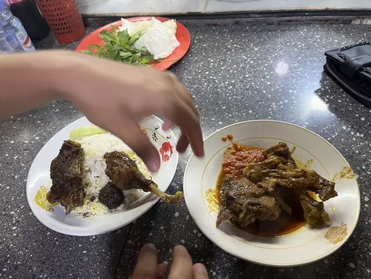 Warung Mbak Mun "Bebek Legundi" 1