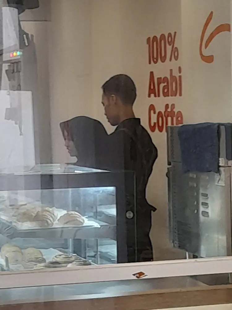 TOMORO COFFEE - Taman Siswa 6