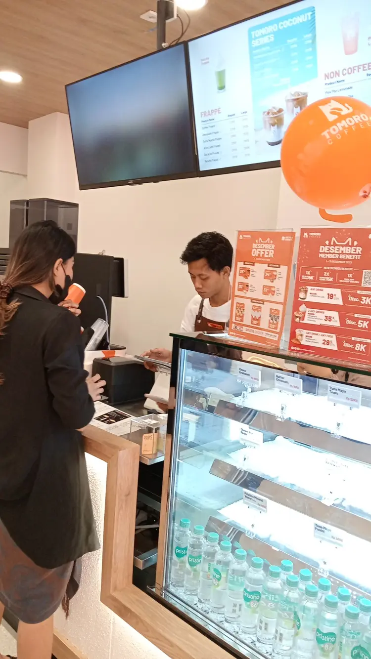 TOMORO COFFEE - Taman Siswa 2