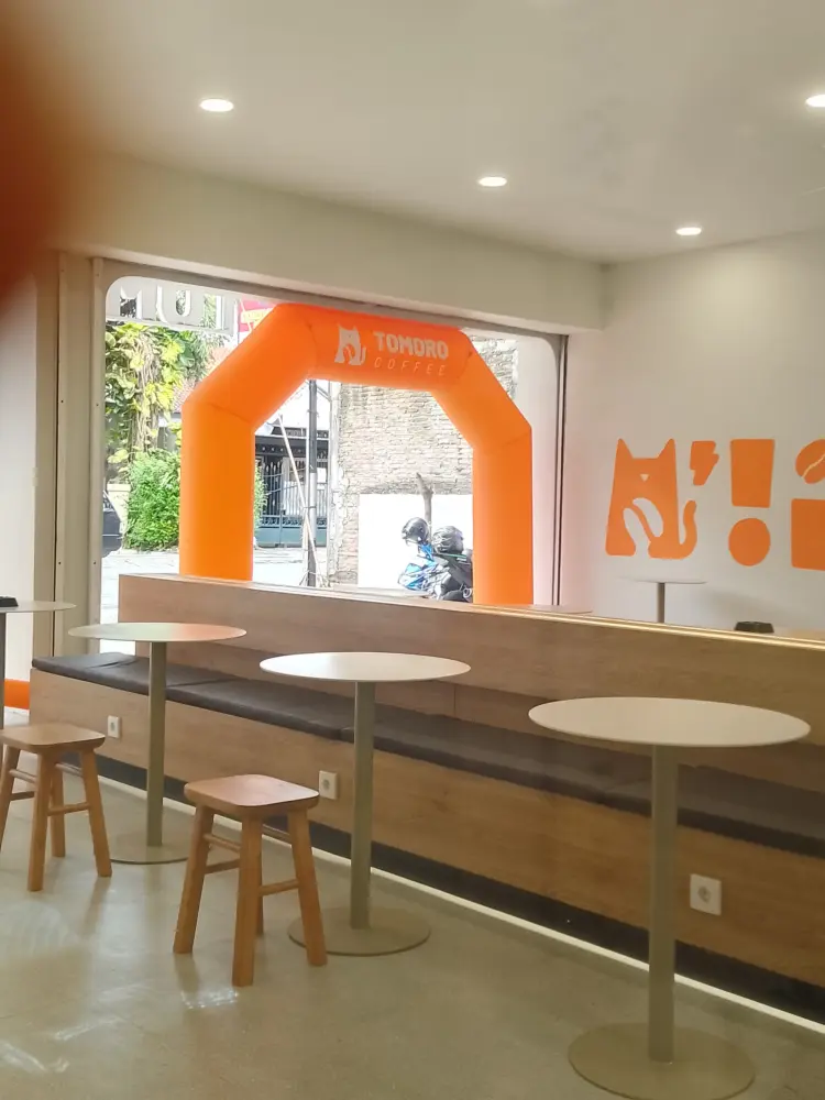 TOMORO COFFEE - Taman Siswa 8