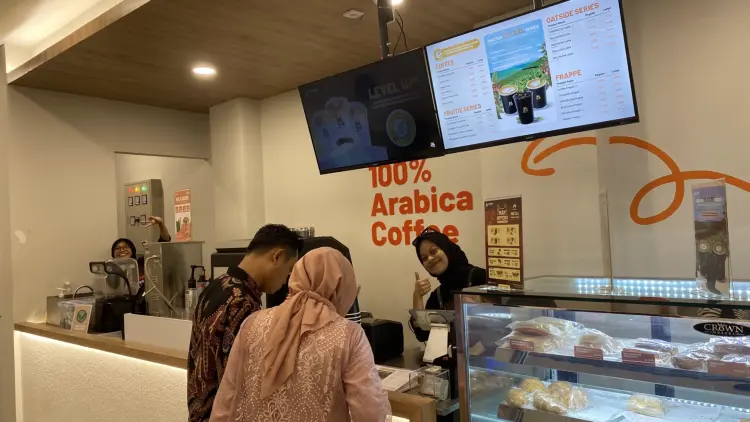 TOMORO COFFEE - Taman Siswa 10