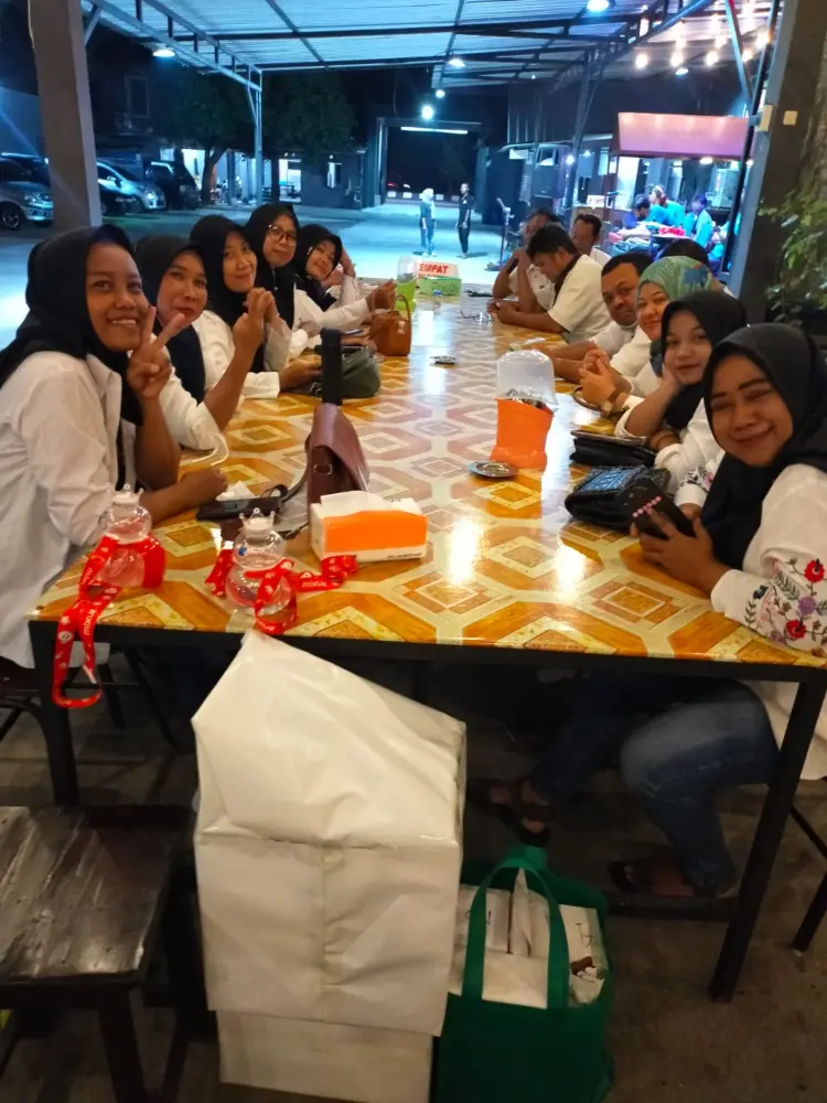 Rumah makan Bhend Redjo 8