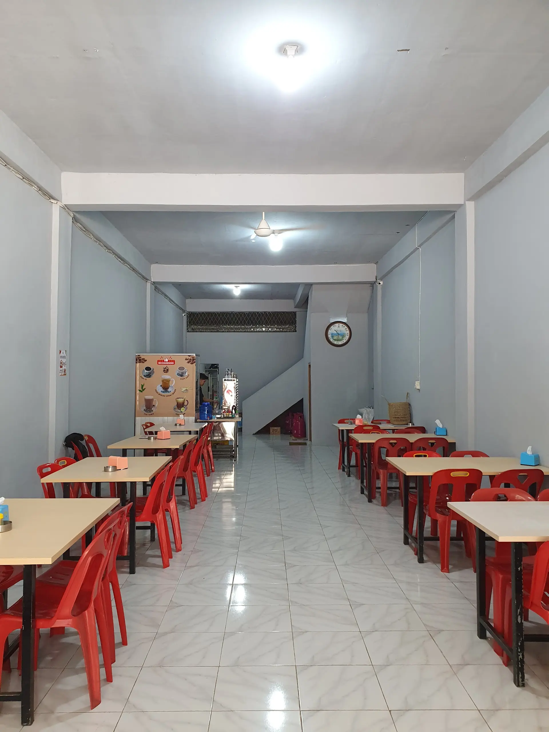 Calling all breakfast lovers and the indecisive! This menu is ridiculously long 1