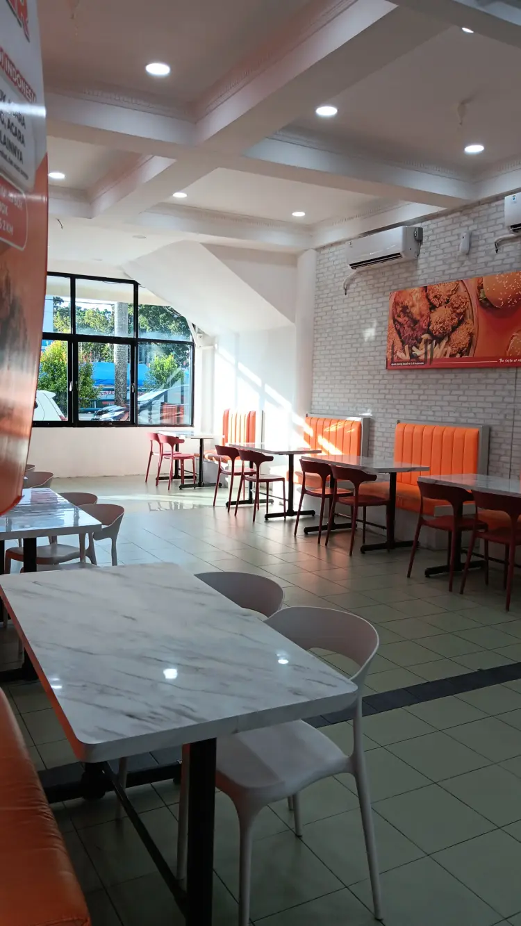 Almaz Fried Chicken - Padang 7