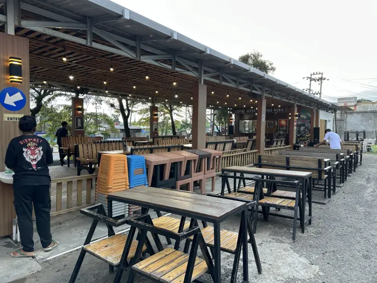 Pojok Cafe Tanjung 5