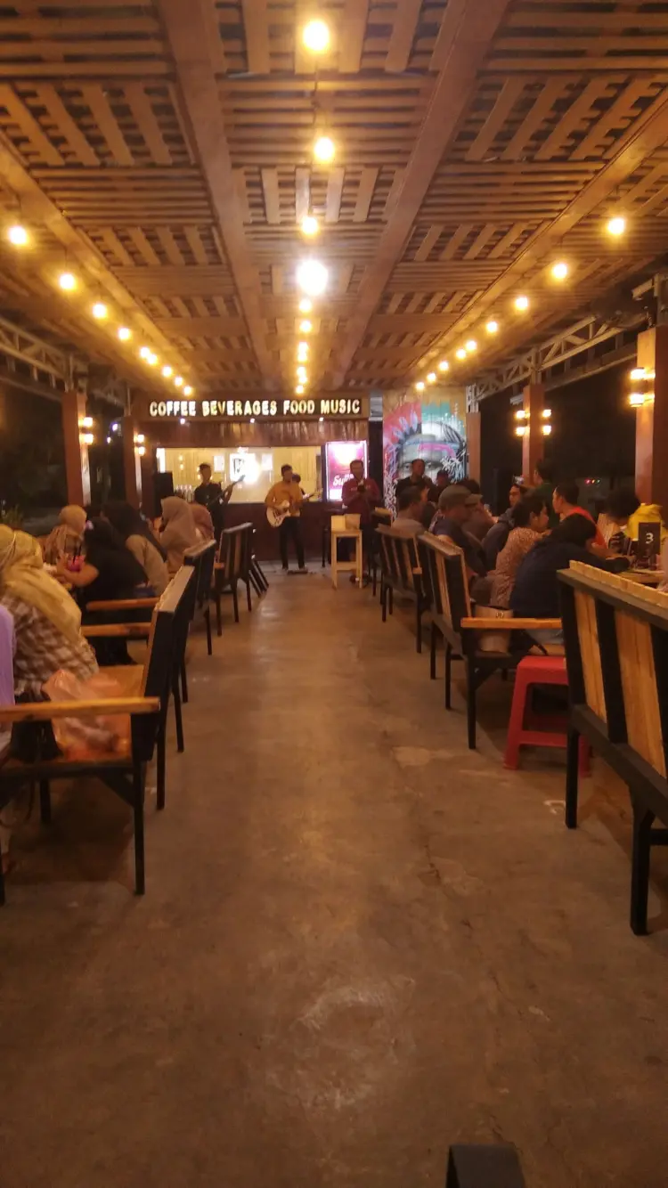 Pojok Cafe Tanjung 6