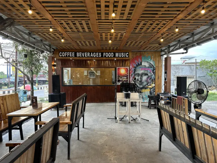 Pojok Cafe Tanjung 3