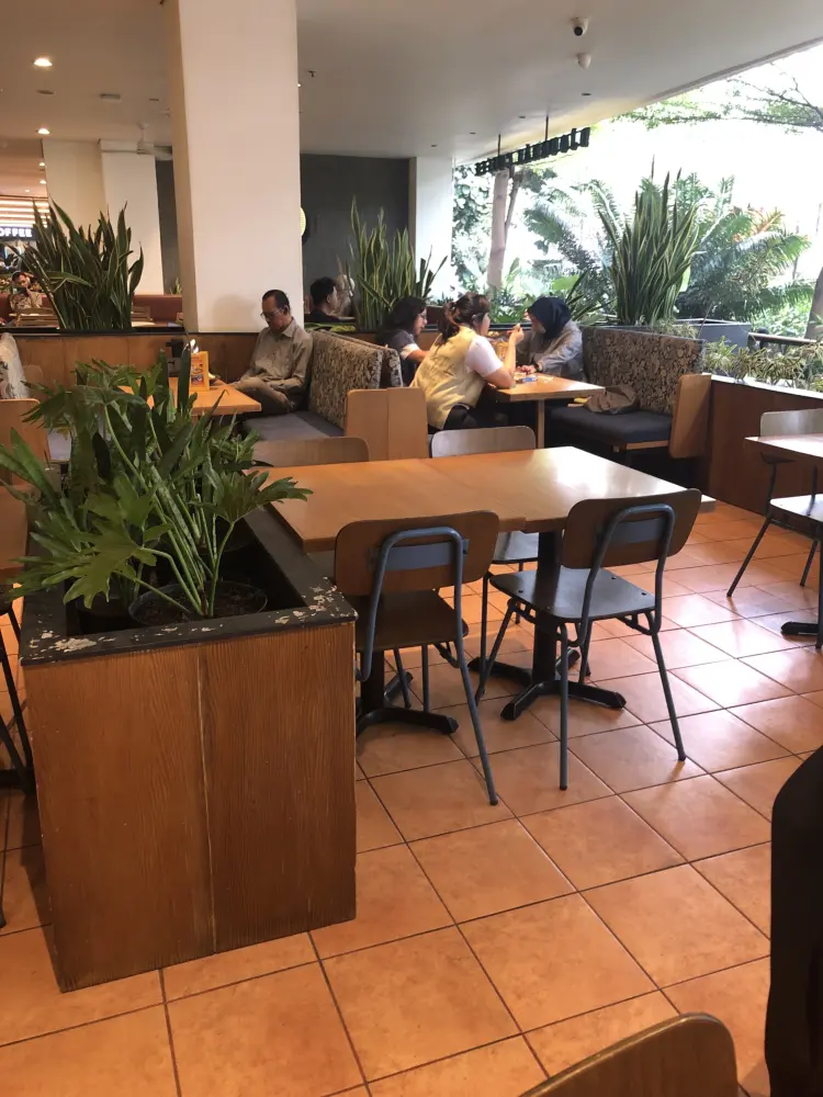 The People's Cafe Mall 23 Paskal 6