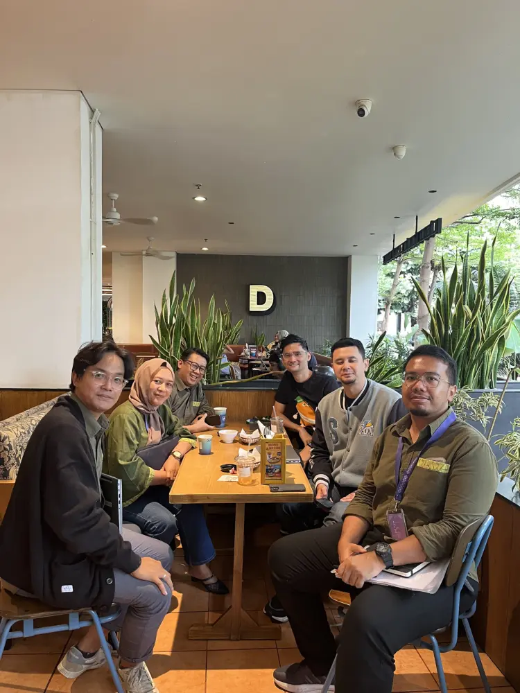 The People's Cafe Mall 23 Paskal 5