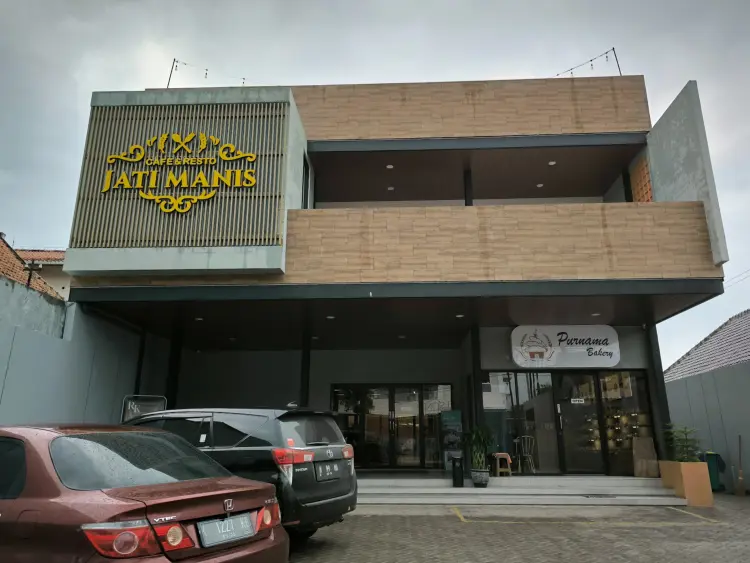 Jati Manis Cafe & Resto 1