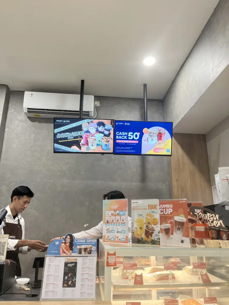 TOMORO COFFEE - UPN Veteran 7