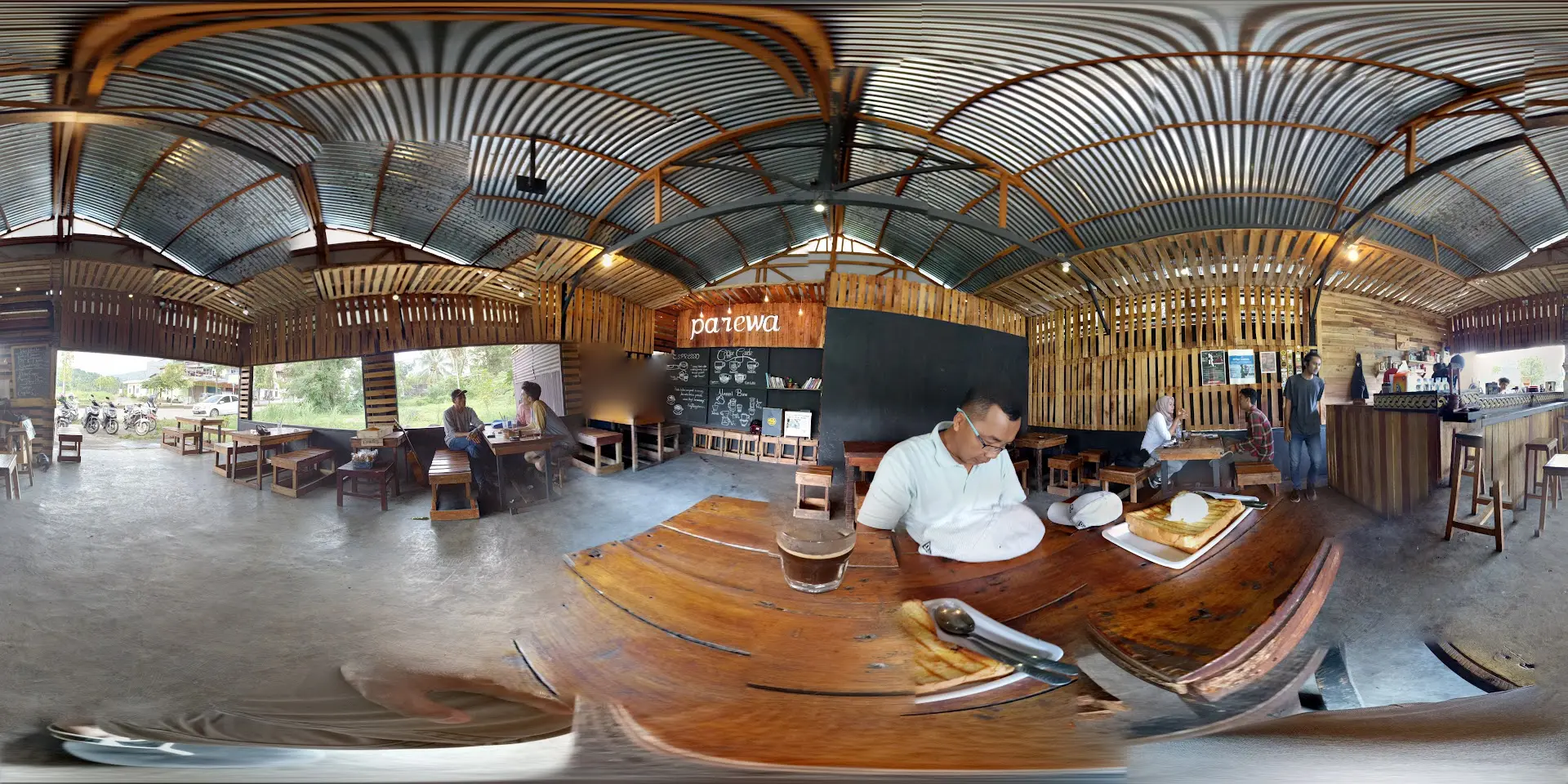 Spot nongkrong rahasia anak kuliahan Padang! Kok bisa sih kafe ini rame tiap hari? 🤔 5