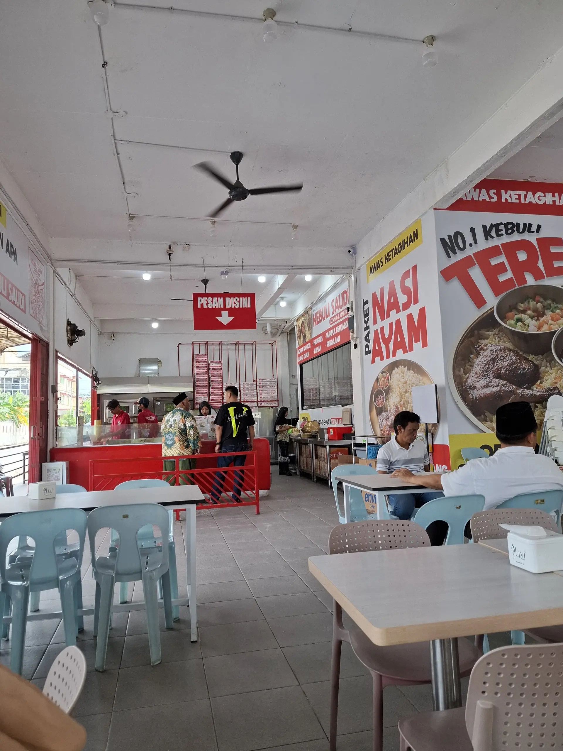 Rating Google 4.9 tapi tempatnya gak Chill? 🧐 Nasi rempah Lokal di Batam ini kok bisa Mantap banget 5