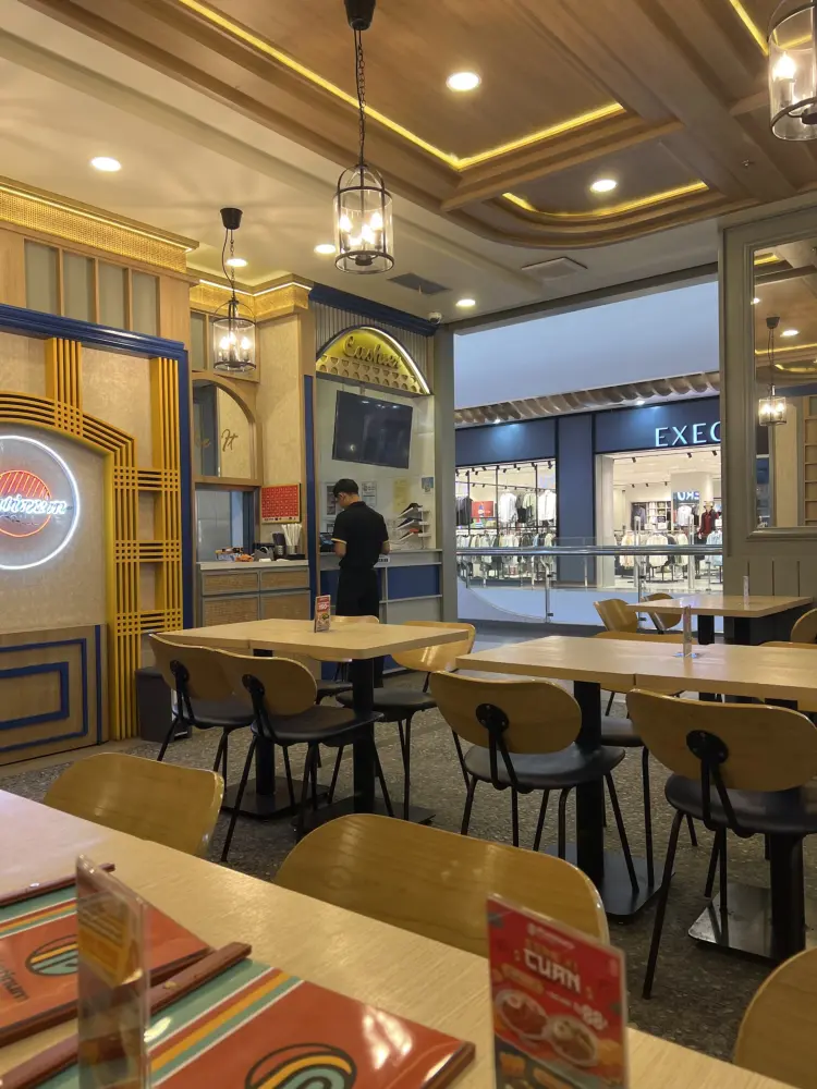 Platinum Resto & Cafe - Lampung City Mal 3