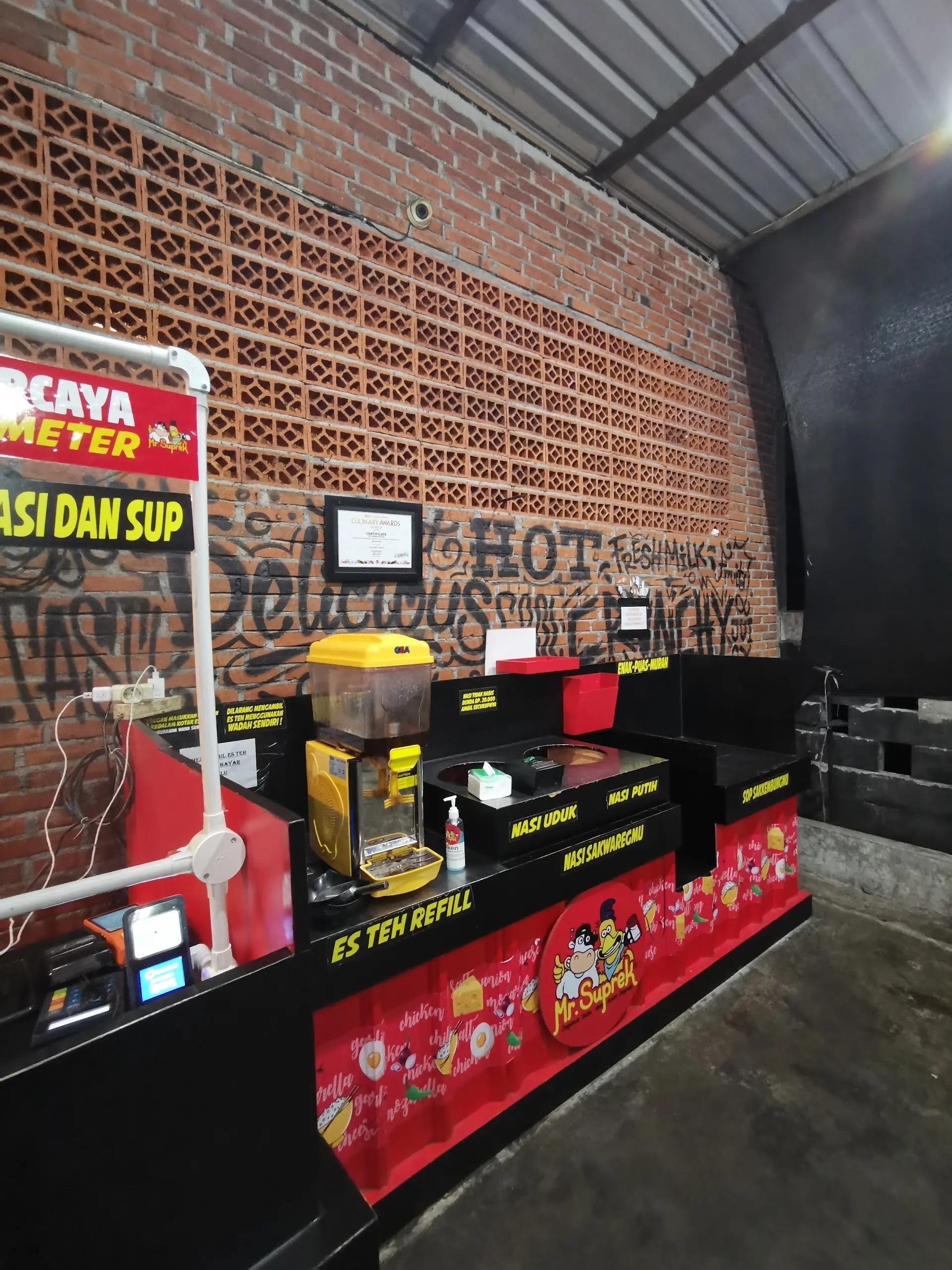 Rating Google 4.8, antre 1 jam? Ayam goreng hits Surabaya ini, anjay! 5