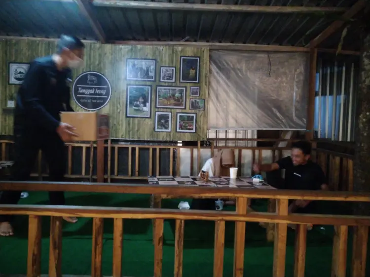 Warung Pinus(wanus) 3