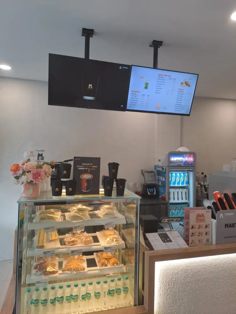 TOMORO COFFEE • Mekar Wangi 6