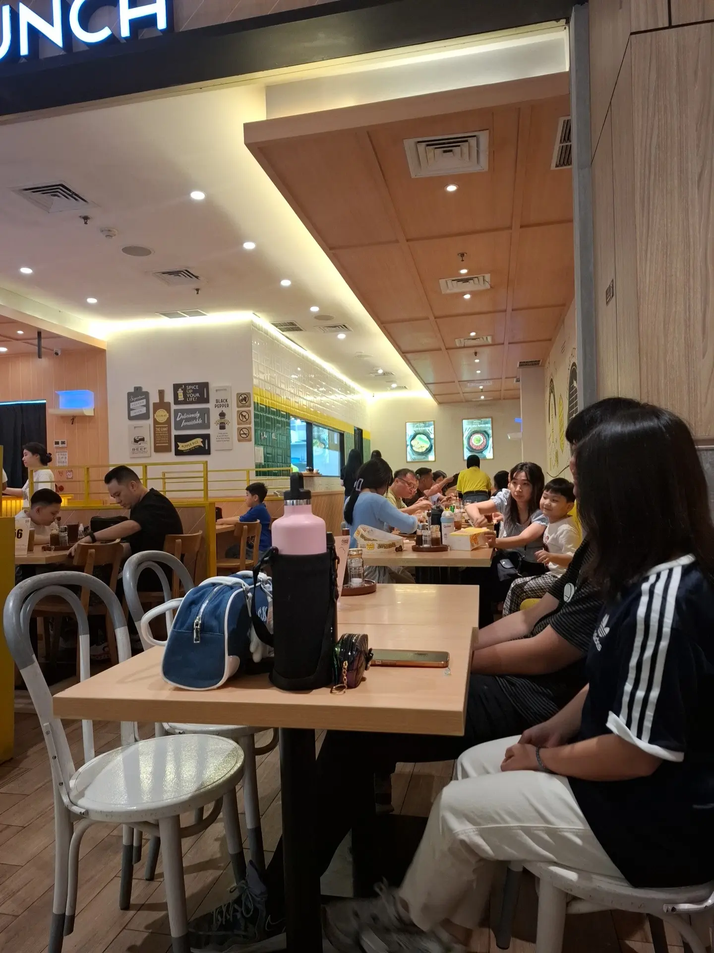 Gue umumkan, jiwa teppanyaki Surabaya ini bukan daging, melainkan... 2