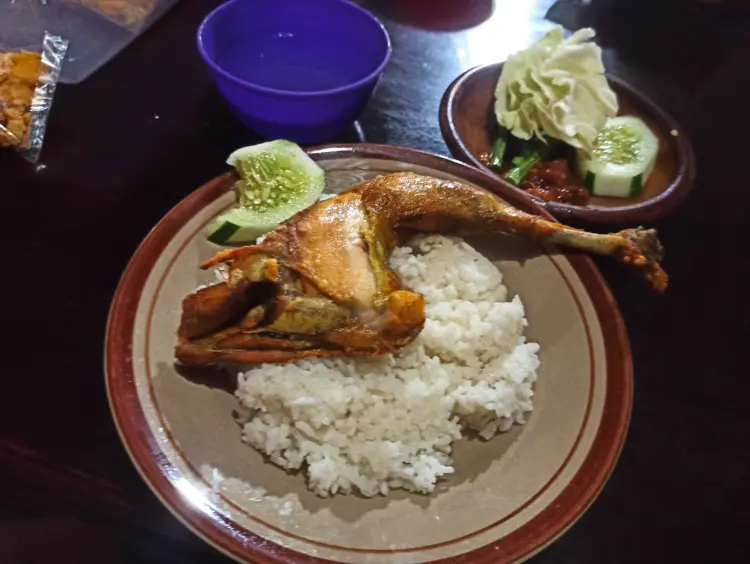 Depot Lesehan Dewi Kunthi 8