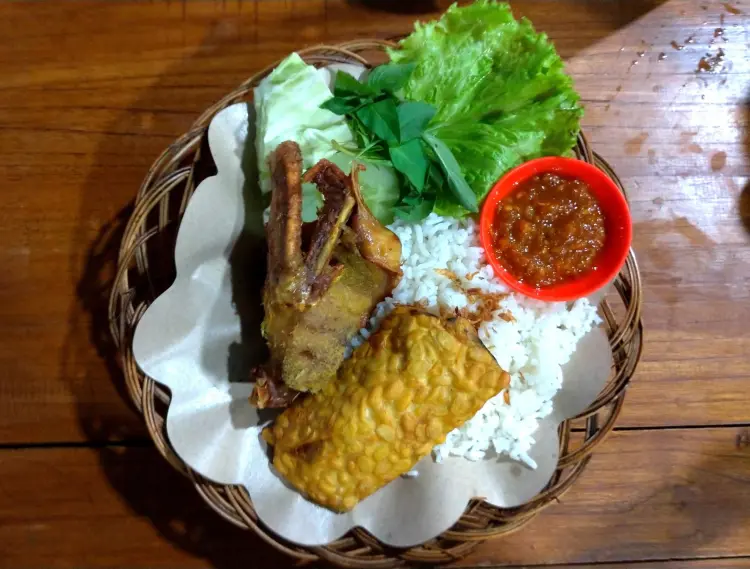 Pecel Lele Nasi Uduk Putra Podomoro 10